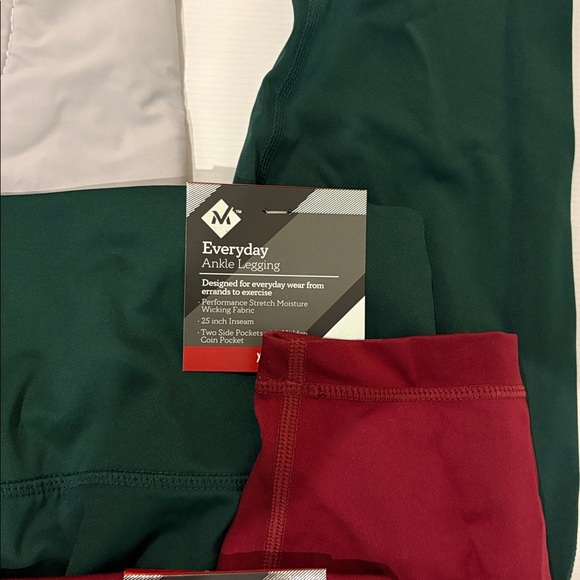 Bundle of women’s workout leggings - Picture 2 of 5